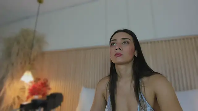 Snapshot of NahimiThompson chatting on June 13, 2026, 7:45 pm NahimiThompson online show from June 13, 2026, 7:45 pm