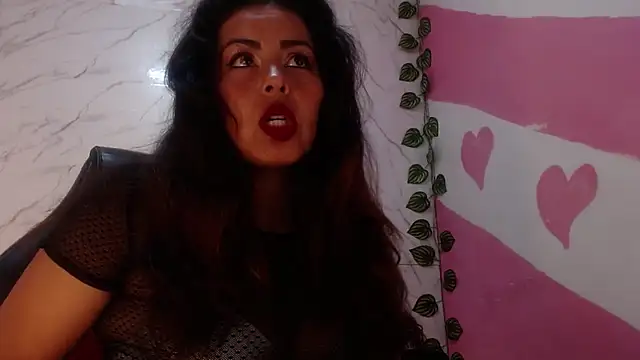 Snapshot of amara_leoncm chatting on October 24, 2025, 10:55 am amara leoncm online show from October 24, 2025, 10:55 am