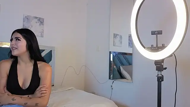 barbie latinaa online show from October 29, 2025, 7:37 pm