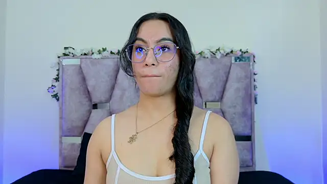 Iris mandarinne online show from November 2, 2025, 7:27 pm