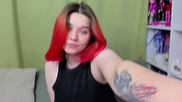 Edna  Johnnson online show from October 22, 2025, 11:37 pm