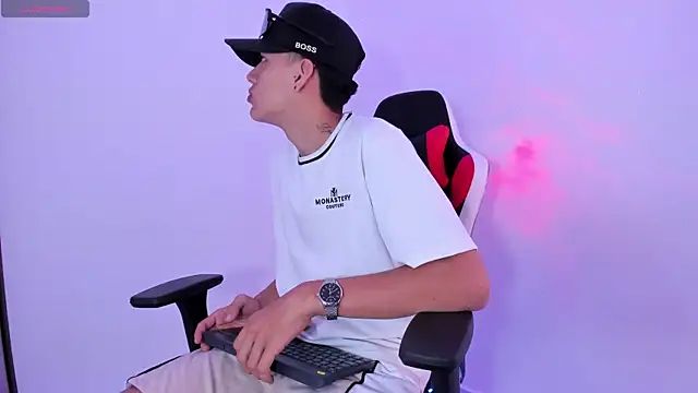 Miguel Cagee1 online show from October 24, 2025, 10:39 pm