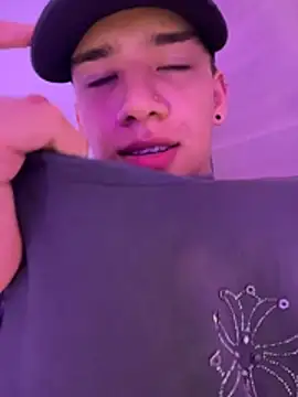 Miguel Cagee1 online show from October 27, 2025, 8:29 am