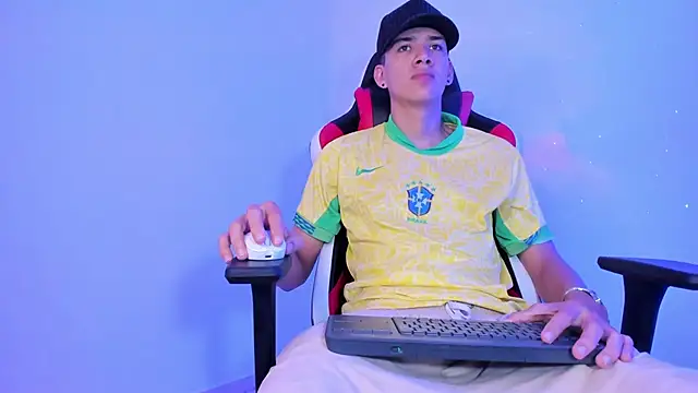 Miguel Cagee1 online show from October 29, 2025, 9:16 pm