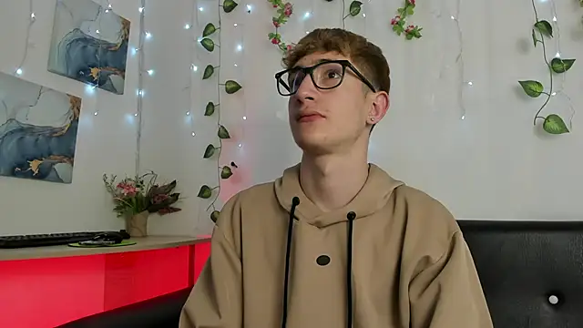 Erick Taylor3 online show from November 13, 2025, 6:07 pm