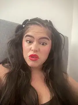 alahia66 online show from December 19, 2025, 1:18 pm