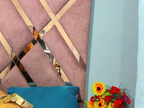 Faehlis  online show from October 23, 2025, 3:50 am