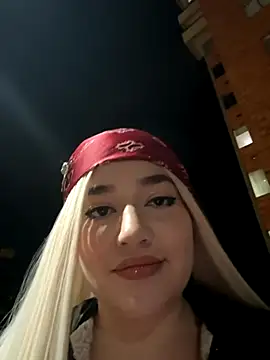 YourSmallCake online show from October 31, 2025, 2:01 am