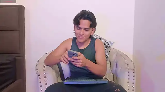 Snapshot of Salomon_Mendoza chatting on October 27, 2025, 5:33 am Salomon Mendoza online show from October 27, 2025, 5:33 am