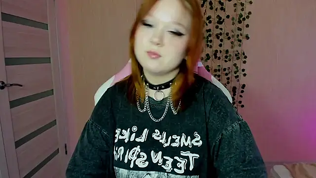 Lovly Vixen online show from October 25, 2025, 8:33 am