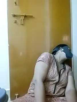 tamilammu1431 online show from December 18, 2025, 5:19 pm