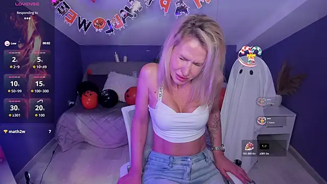 Snapshot of MadamMilly_ chatting on October 31, 2025, 6:58 am MadamMilly online show from October 31, 2025, 6:58 am