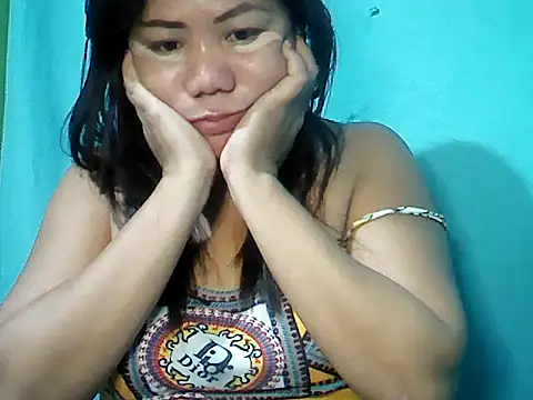 Snapshot of lady_pam2025 chatting on June 10, 2026, 2:45 am lady pam2025 online show from June 10, 2026, 2:45 am