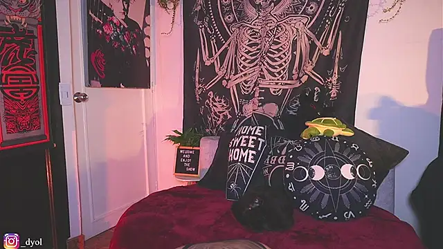 Dalia Vorhees online show from February 17, 2026, 2:08 am