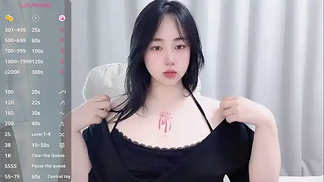 Love-hanzaizai718 online show from April 20, 2026, 1:58 pm