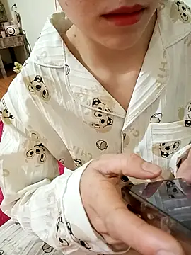 Cherry Le02 online show from January 11, 2026, 5:18 pm