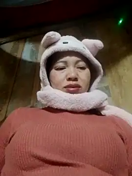 TRIEUTRIEU20 online show from February 14, 2026, 10:39 pm