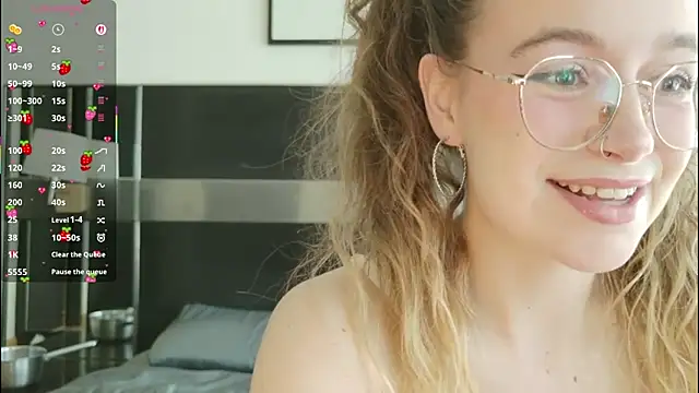 lolatheangel online show from February 4, 2026, 2:17 am