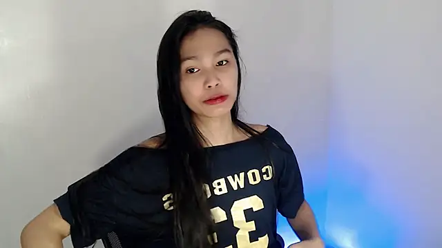 Snapshot of _Lachica_ chatting on October 23, 2025, 11:24 pm Lachica online show from October 23, 2025, 11:24 pm