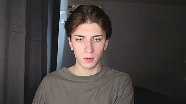 Snapshot of Oliver_star_boy_ chatting on October 26, 2025, 8:31 am Oliver star boy online show from October 26, 2025, 8:31 am