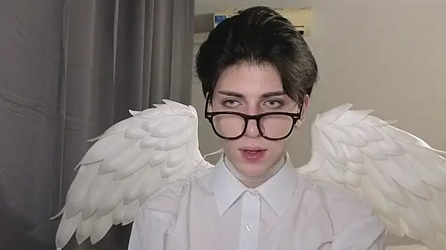 Snapshot of Oliver_star_boy_ chatting on October 30, 2025, 5:02 pm Oliver star boy online show from October 30, 2025, 5:02 pm