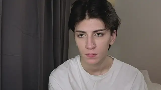 Snapshot of Oliver_star_boy_ chatting on November 1, 2025, 6:54 pm Oliver star boy online show from November 1, 2025, 6:54 pm