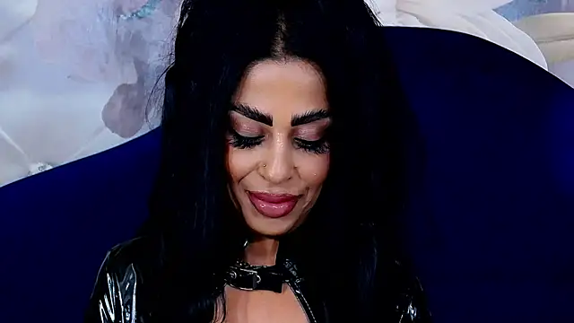 NoirKaylah online show from December 1, 2025, 8:25 pm