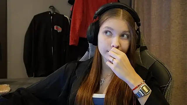 Softixq online show from November 16, 2025, 2:55 pm