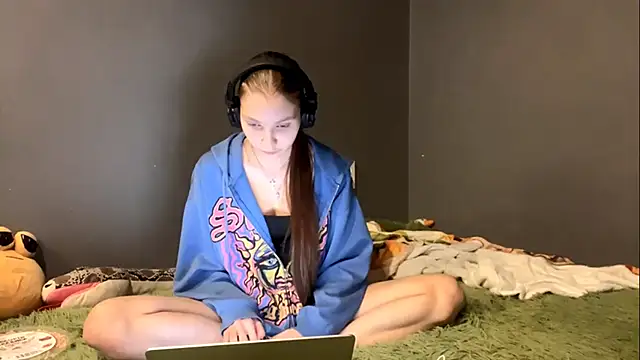 Softixq online show from November 24, 2025, 4:07 pm