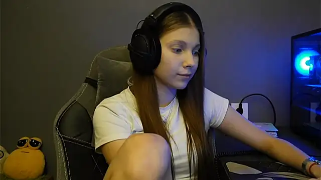 Softixq online show from December 2, 2025, 2:23 pm