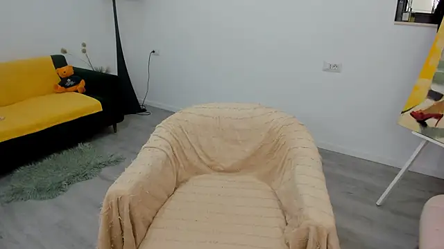 Arya Anna online show from November 17, 2025, 4:40 am