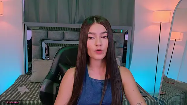 Bella Clark2 online show from April 26, 2026, 9:01 pm