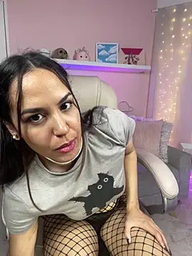 VenusIsLove  online show from February 26, 2025, 9:16 pm