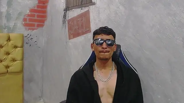 SavageLover  online show from December 21, 2025, 4:58 pm