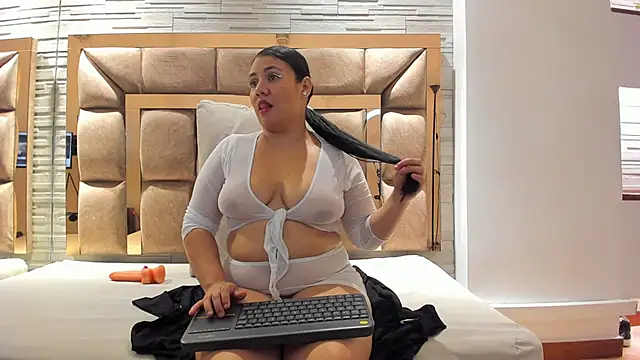 kiarah cowell online show from October 28, 2025, 3:10 am