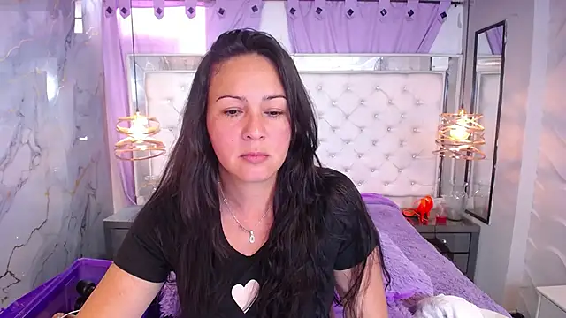 Melissa-roberts online show from October 24, 2025, 6:04 pm