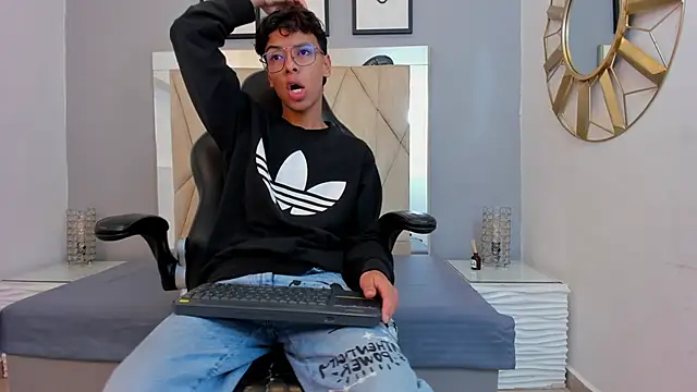 adams bobby online show from December 2, 2025, 11:26 am