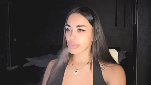 velvetveyraX online show from June 7, 2026, 12:09 pm