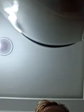 Snapshot of queenaslikaya chatting on October 23, 2025, 8:18 pm queenaslikaya online show from October 23, 2025, 8:18 pm