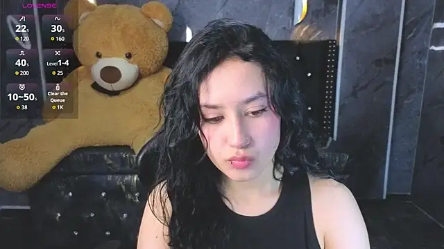 Aleja05 b online show from December 18, 2025, 7:42 pm