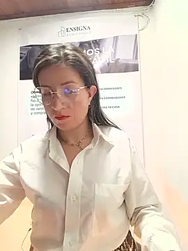 Snapshot of Valentina--1 chatting on May 19, 2026, 9:59 am Valentina--1 online show from May 19, 2026, 9:59 am