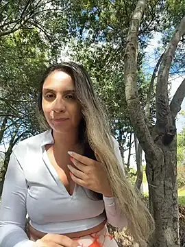 Snapshot of sarah_honey__ chatting on January 7, 2026, 3:14 pm sarah honey online show from January 7, 2026, 3:14 pm