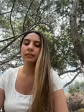 Snapshot of sarah_honey__ chatting on March 4, 2026, 4:02 pm sarah honey online show from March 4, 2026, 4:02 pm