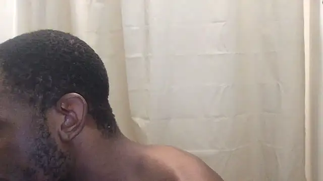 Snapshot of Rayraythegoat chatting on December 15, 2025, 3:44 am Rayraythegoat online show from December 15, 2025, 3:44 am