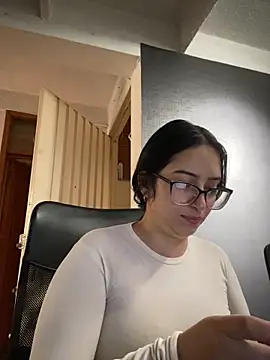 Kloe Novoa online show from February 11, 2026, 1:27 pm