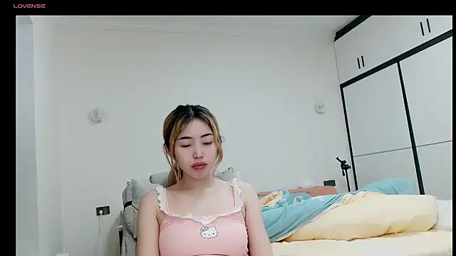 zhiweibaby online show from October 25, 2025, 1:07 pm