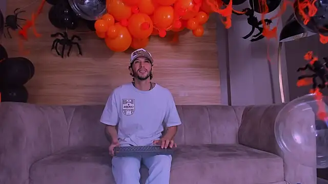 tonny  08 online show from October 31, 2025, 1:23 pm