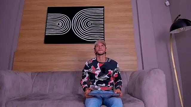 tonny  08 online show from November 5, 2025, 1:33 pm