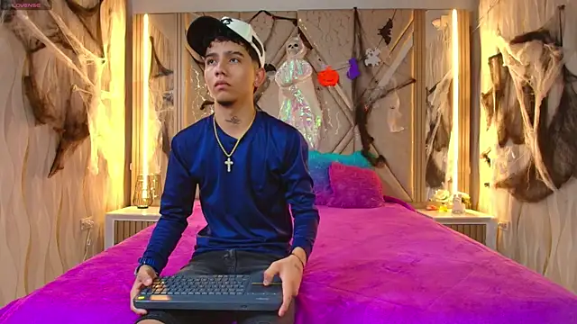 Snapshot of Ink_Boy chatting on October 25, 2025, 1:18 pm Ink Boy online show from October 25, 2025, 1:18 pm