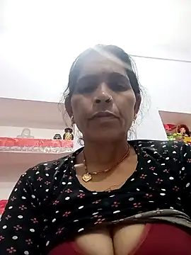 Snapshot of Indiangueen chatting on November 6, 2025, 9:48 pm Indiangueen online show from November 6, 2025, 9:48 pm